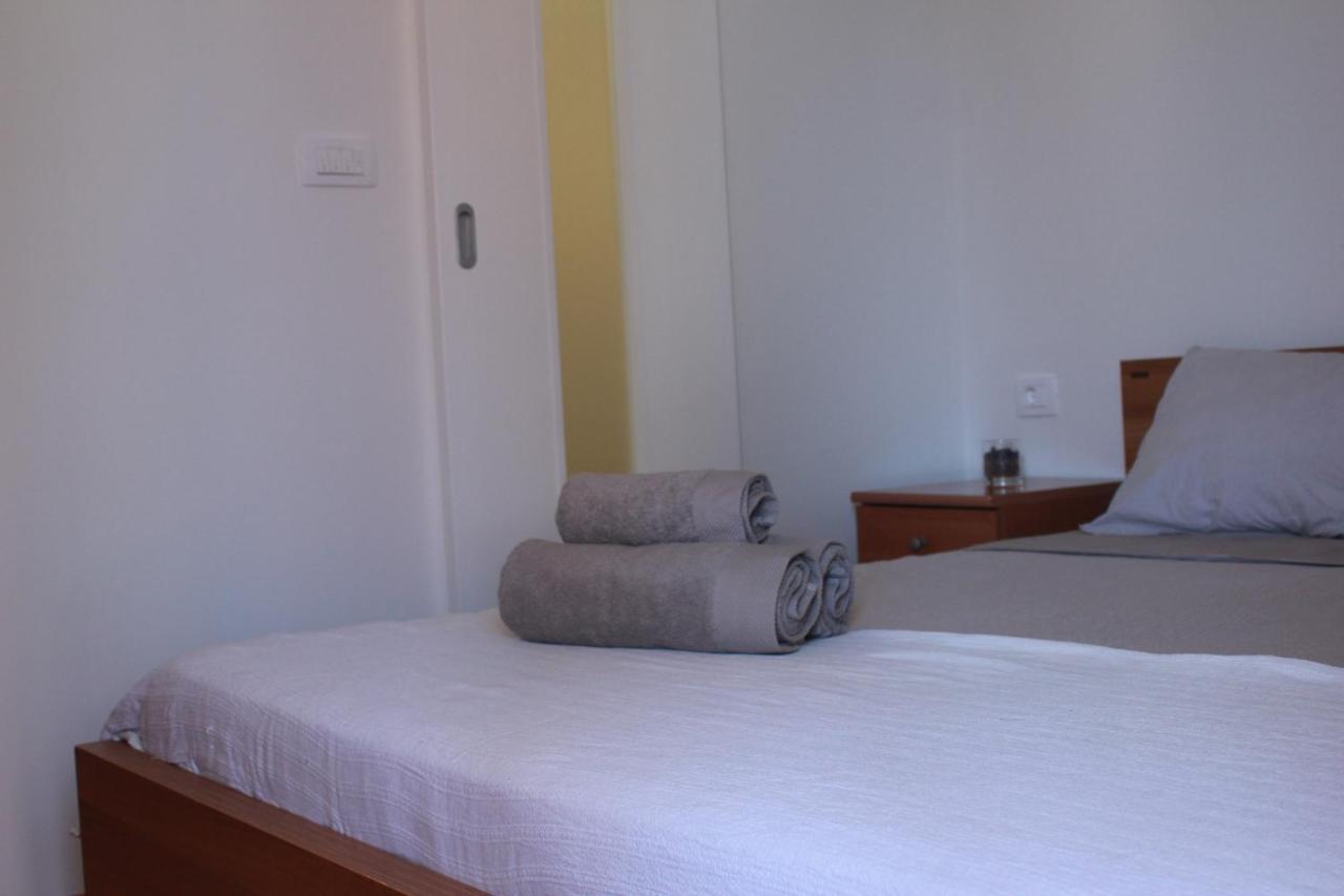 Hotel Sobe Dejan Zara Esterno foto