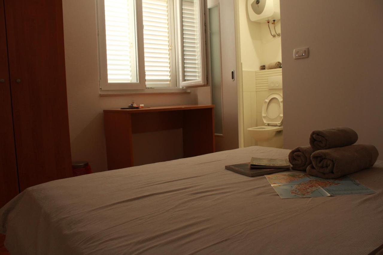 Hotel Sobe Dejan Zara Esterno foto